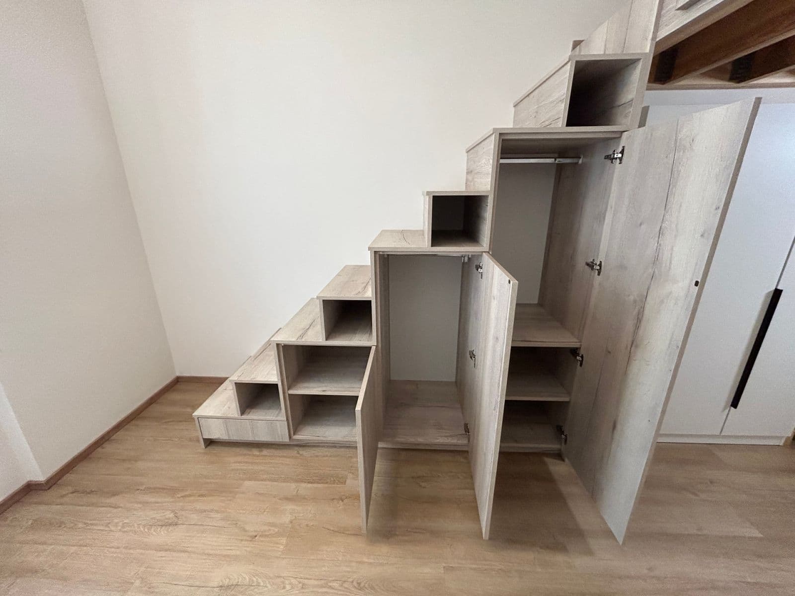 Prenájom bytu 1-izbový 34 m², Růžová, Praha, Praha Prenájom bytu 1-izbový 34 m², Růžová, Praha, Praha