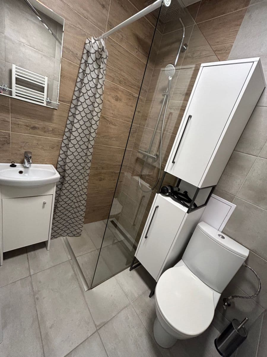 Prenájom bytu 1-izbový 34 m², Růžová, Praha, Praha Prenájom bytu 1-izbový 34 m², Růžová, Praha, Praha