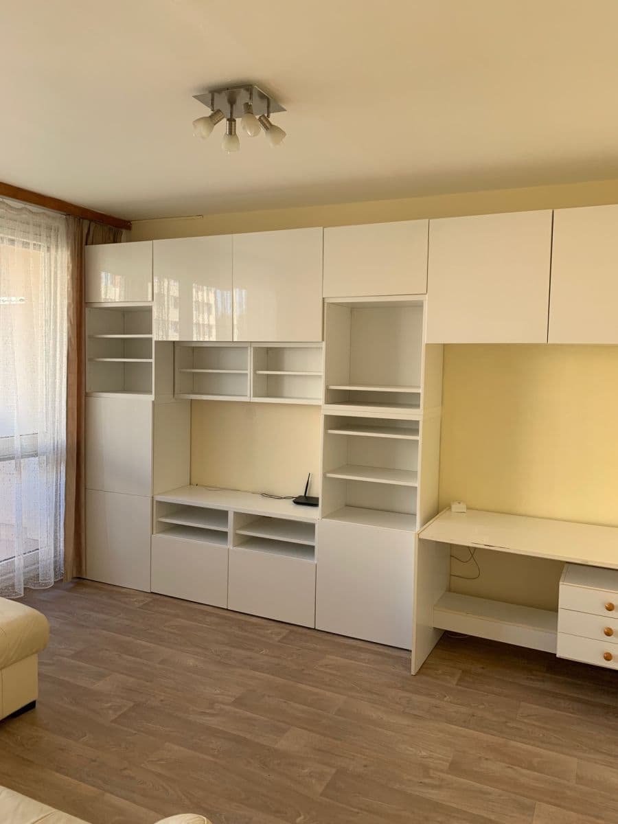 Prenájom bytu 3-izbový 90 m², Hněvkovského, Praha, Praha Prenájom bytu 3-izbový 90 m², Hněvkovského, Praha, Praha