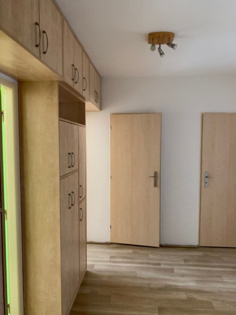 Prenájom bytu 3-izbový 90 m², Hněvkovského, Praha, Praha Prenájom bytu 3-izbový 90 m², Hněvkovského, Praha, Praha