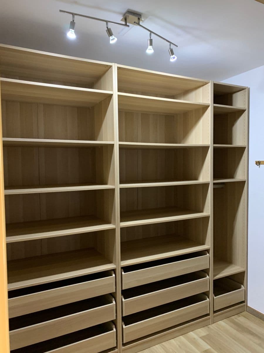 Prenájom bytu 3-izbový 90 m², Hněvkovského, Praha, Praha Prenájom bytu 3-izbový 90 m², Hněvkovského, Praha, Praha