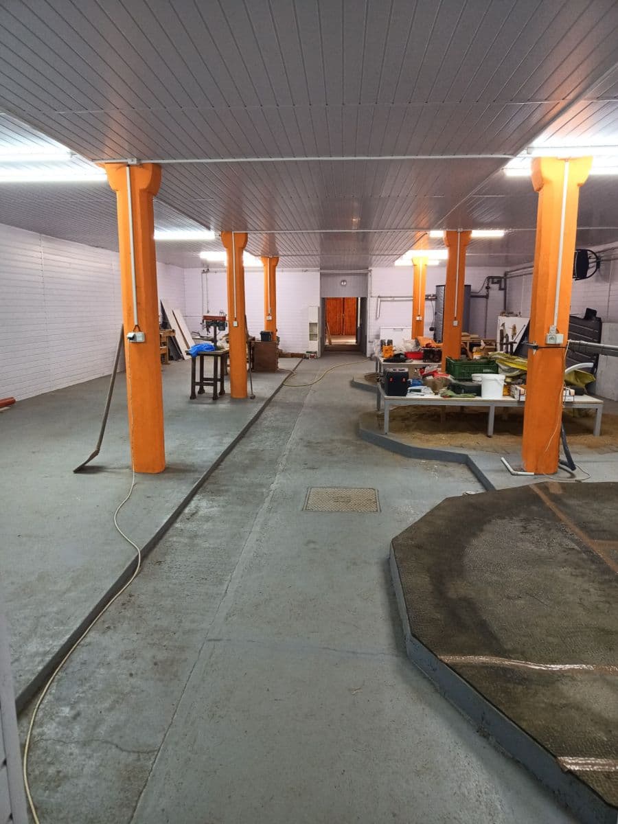 Predaj domu 2.280 m², pozemek 9.733 m², Kramolín, Kraj Vysočina Predaj domu 2.280 m², pozemek 9.733 m², Kramolín, Kraj Vysočina