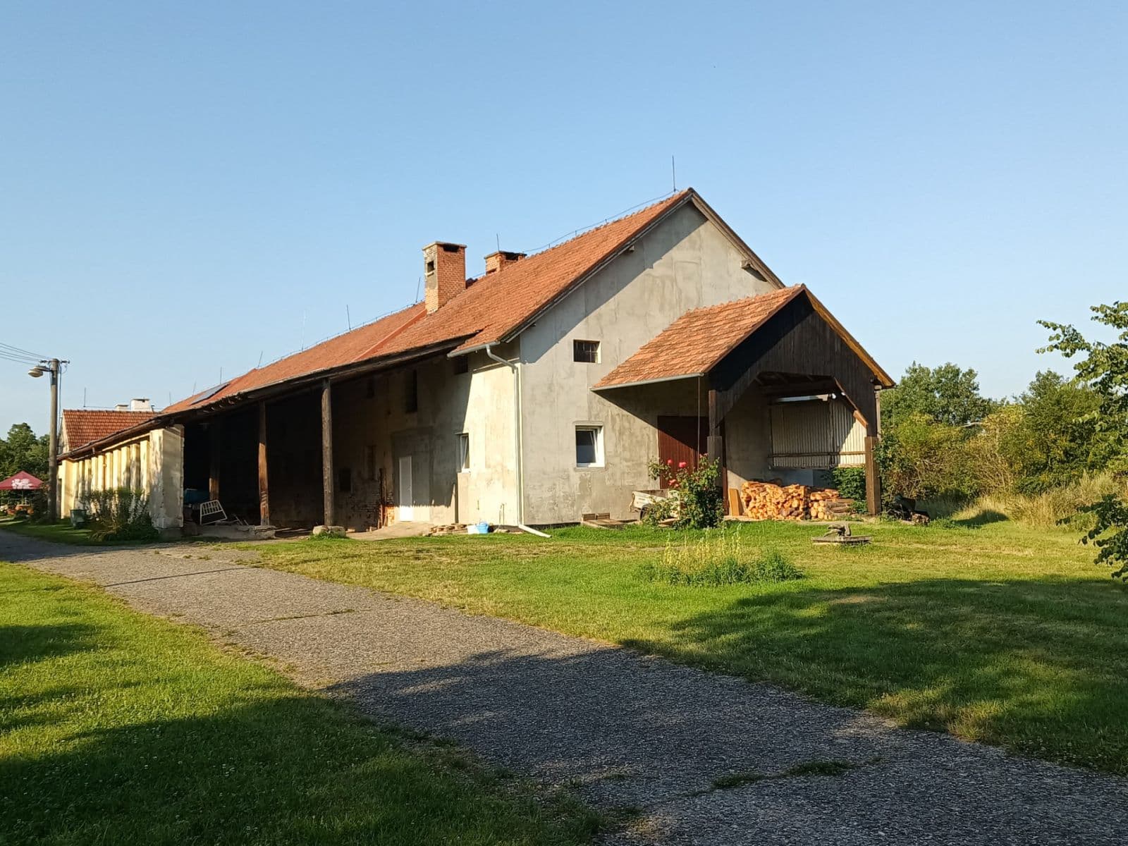Predaj domu 2.280 m², pozemek 9.733 m², Kramolín, Kraj Vysočina Predaj domu 2.280 m², pozemek 9.733 m², Kramolín, Kraj Vysočina