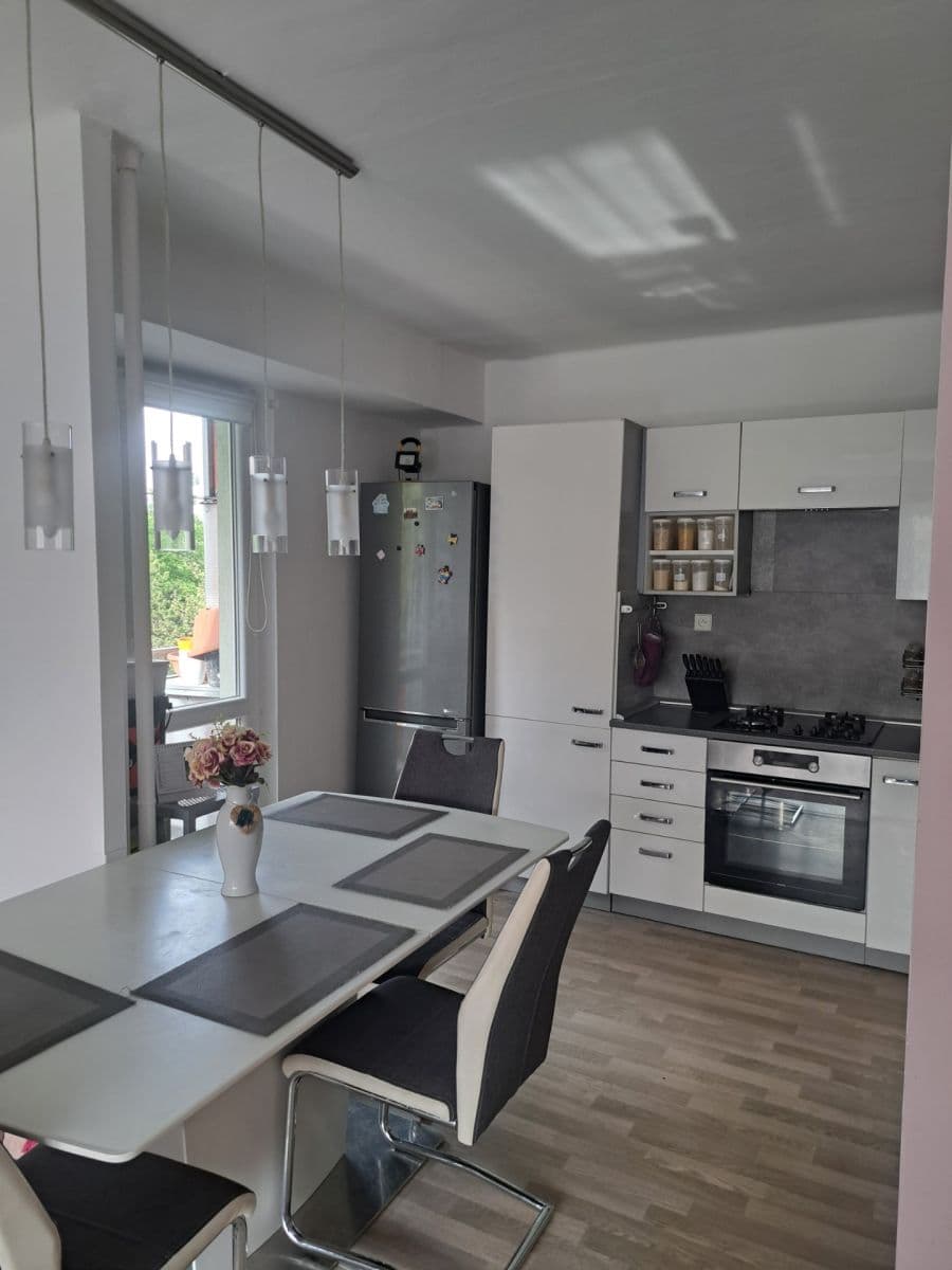 Predaj bytu 3-izbový 64 m², Průběžná, Ostrava, Moravskoslezský kraj Predaj bytu 3-izbový 64 m², Průběžná, Ostrava, Moravskoslezský kraj