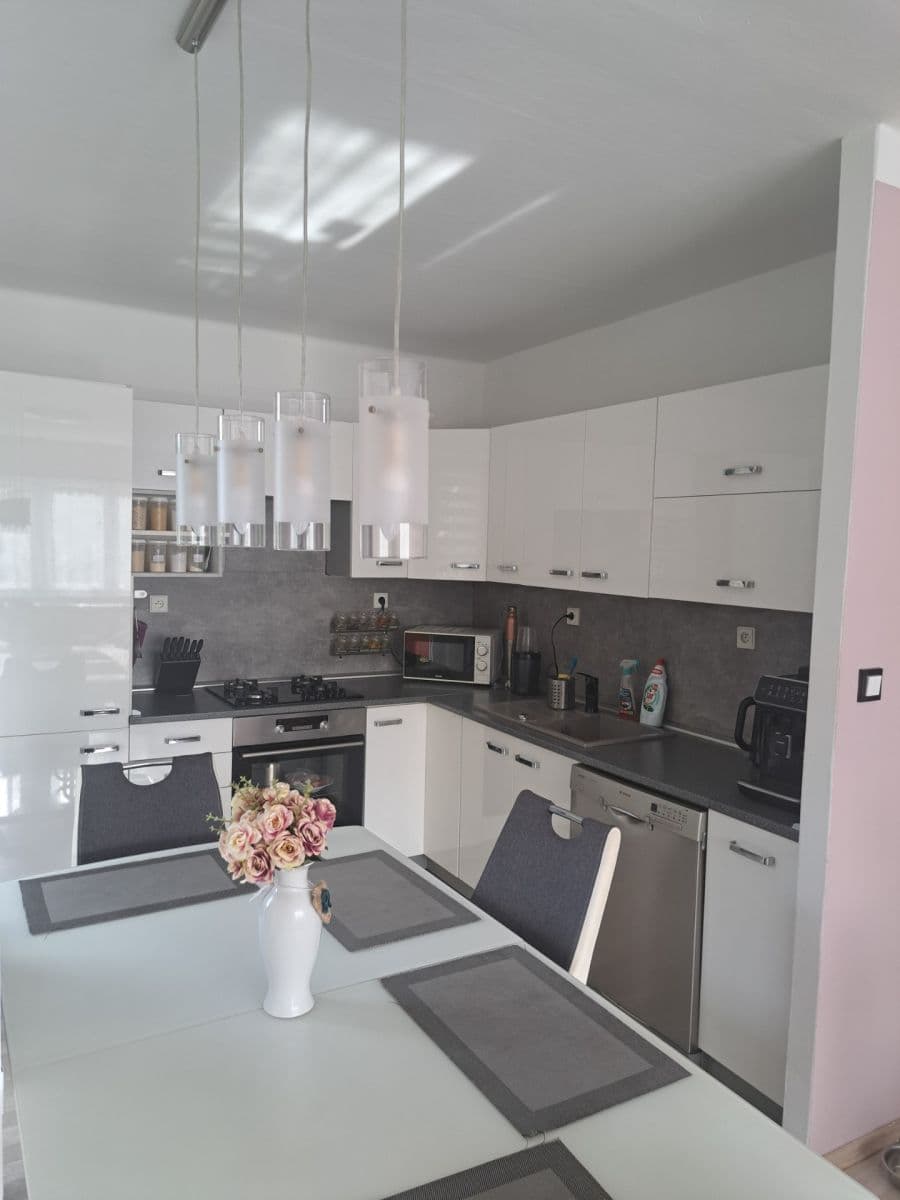 Predaj bytu 3-izbový 64 m², Průběžná, Ostrava, Moravskoslezský kraj Predaj bytu 3-izbový 64 m², Průběžná, Ostrava, Moravskoslezský kraj