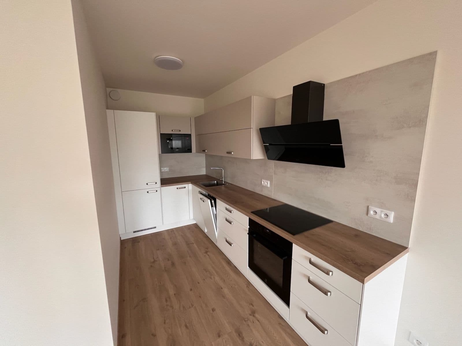 Prenájom bytu 2-izbový 59 m², Drahňovická, Praha, Praha Prenájom bytu 2-izbový 59 m², Drahňovická, Praha, Praha