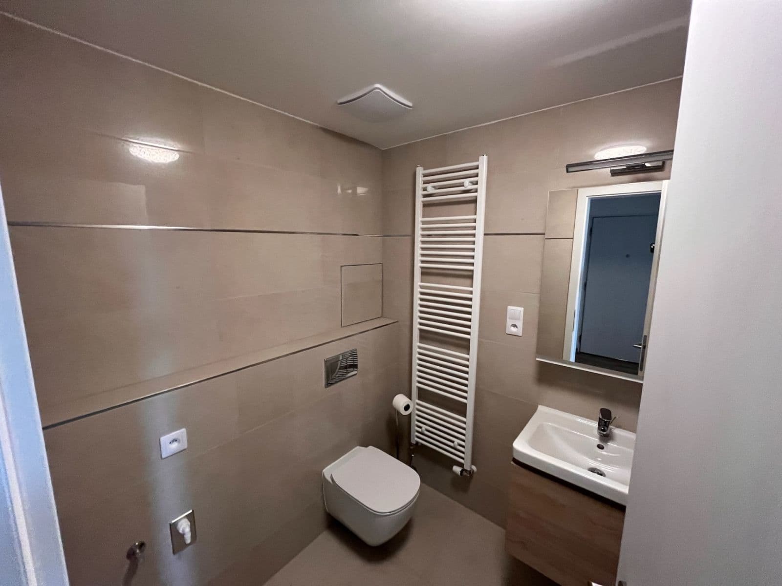 Prenájom bytu 2-izbový 59 m², Drahňovická, Praha, Praha Prenájom bytu 2-izbový 59 m², Drahňovická, Praha, Praha