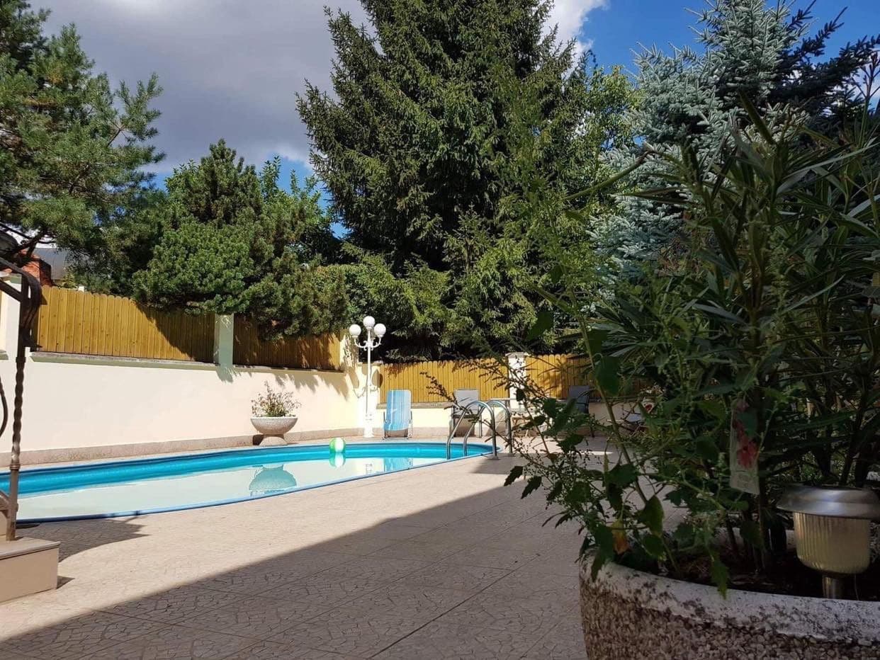 Prenájom bytu 2-izbový 95 m², U Waltrovky, Praha, Praha Prenájom bytu 2-izbový 95 m², U Waltrovky, Praha, Praha
