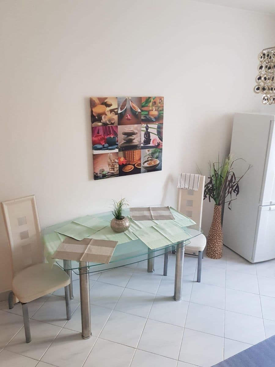 Prenájom bytu 2-izbový 95 m², U Waltrovky, Praha, Praha Prenájom bytu 2-izbový 95 m², U Waltrovky, Praha, Praha