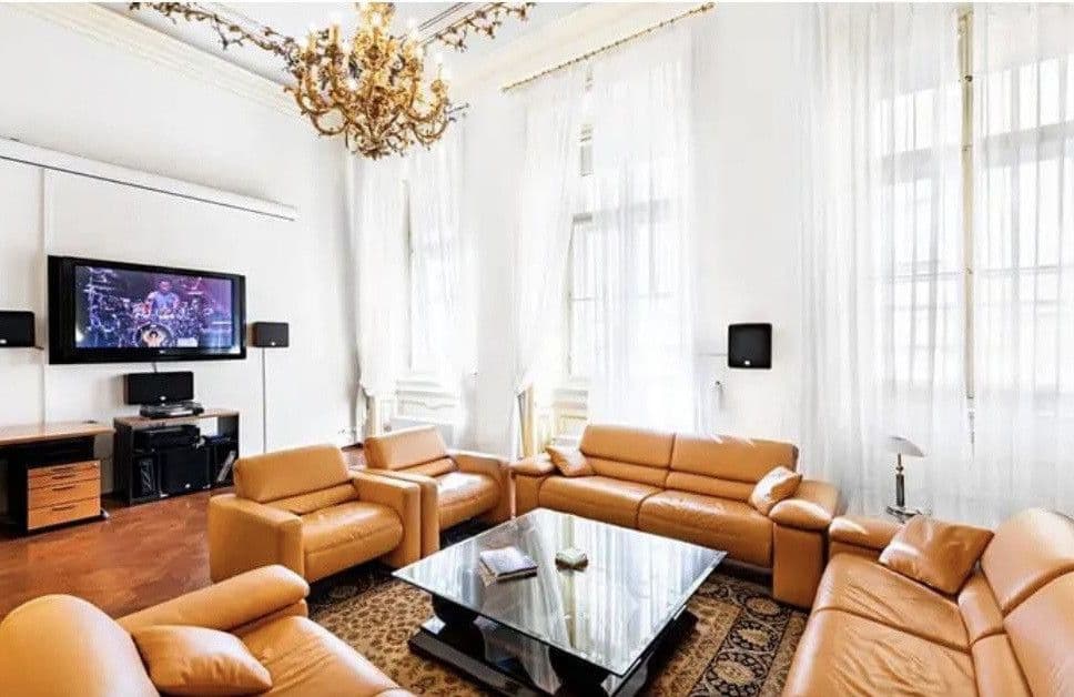 Prenájom bytu 150 m², Smetanovo nábřeží, Praha, Praha Prenájom bytu 150 m², Smetanovo nábřeží, Praha, Praha
