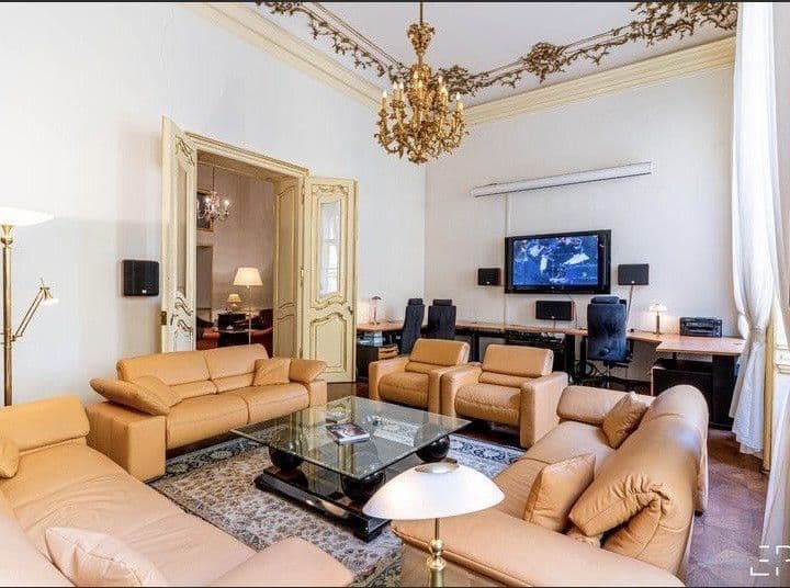 Prenájom bytu 150 m², Smetanovo nábřeží, Praha, Praha Prenájom bytu 150 m², Smetanovo nábřeží, Praha, Praha
