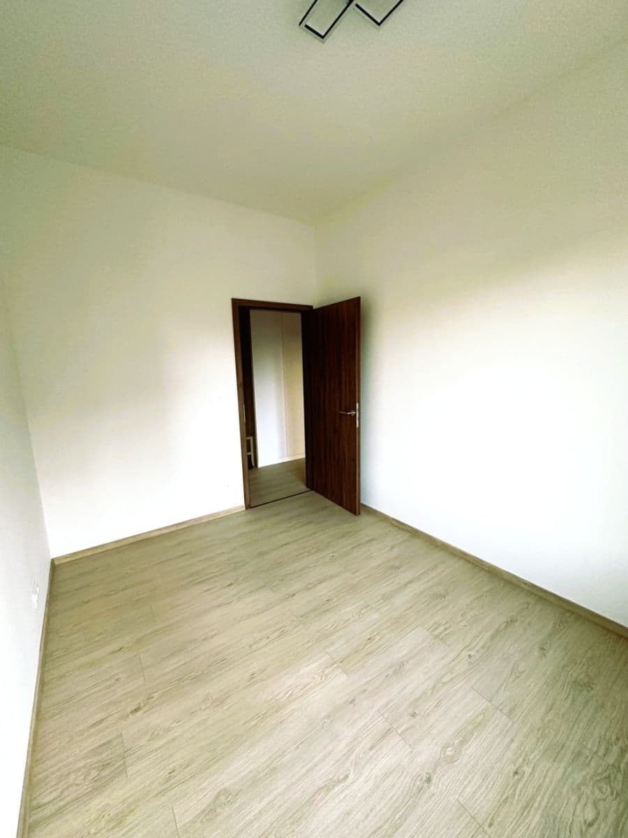 Prenájom bytu 2-izbový 43 m², Haenkeho, Praha, Praha Prenájom bytu 2-izbový 43 m², Haenkeho, Praha, Praha