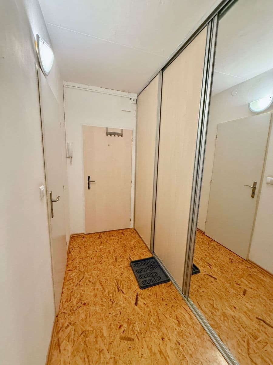 Prenájom bytu 2-izbový 39 m², Mirovická, Praha, Praha Prenájom bytu 2-izbový 39 m², Mirovická, Praha, Praha