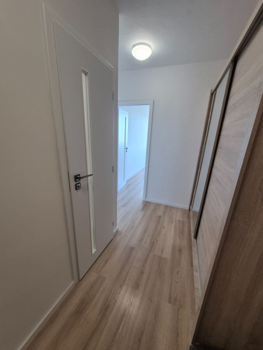 Prenájom bytu 2-izbový 46 m², Milánská, Praha, Praha Prenájom bytu 2-izbový 46 m², Milánská, Praha, Praha