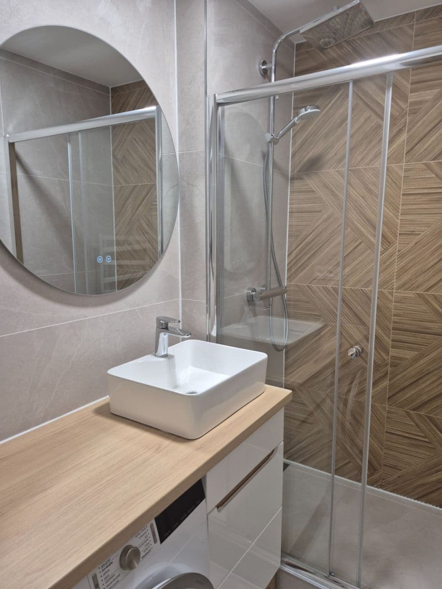 Prenájom bytu 2-izbový 46 m², Milánská, Praha, Praha Prenájom bytu 2-izbový 46 m², Milánská, Praha, Praha