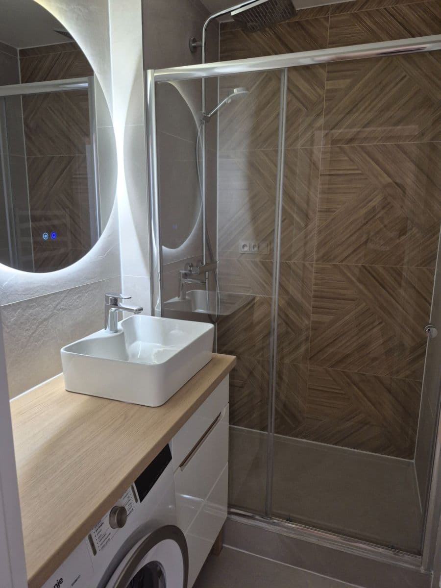 Prenájom bytu 2-izbový 46 m², Milánská, Praha, Praha Prenájom bytu 2-izbový 46 m², Milánská, Praha, Praha