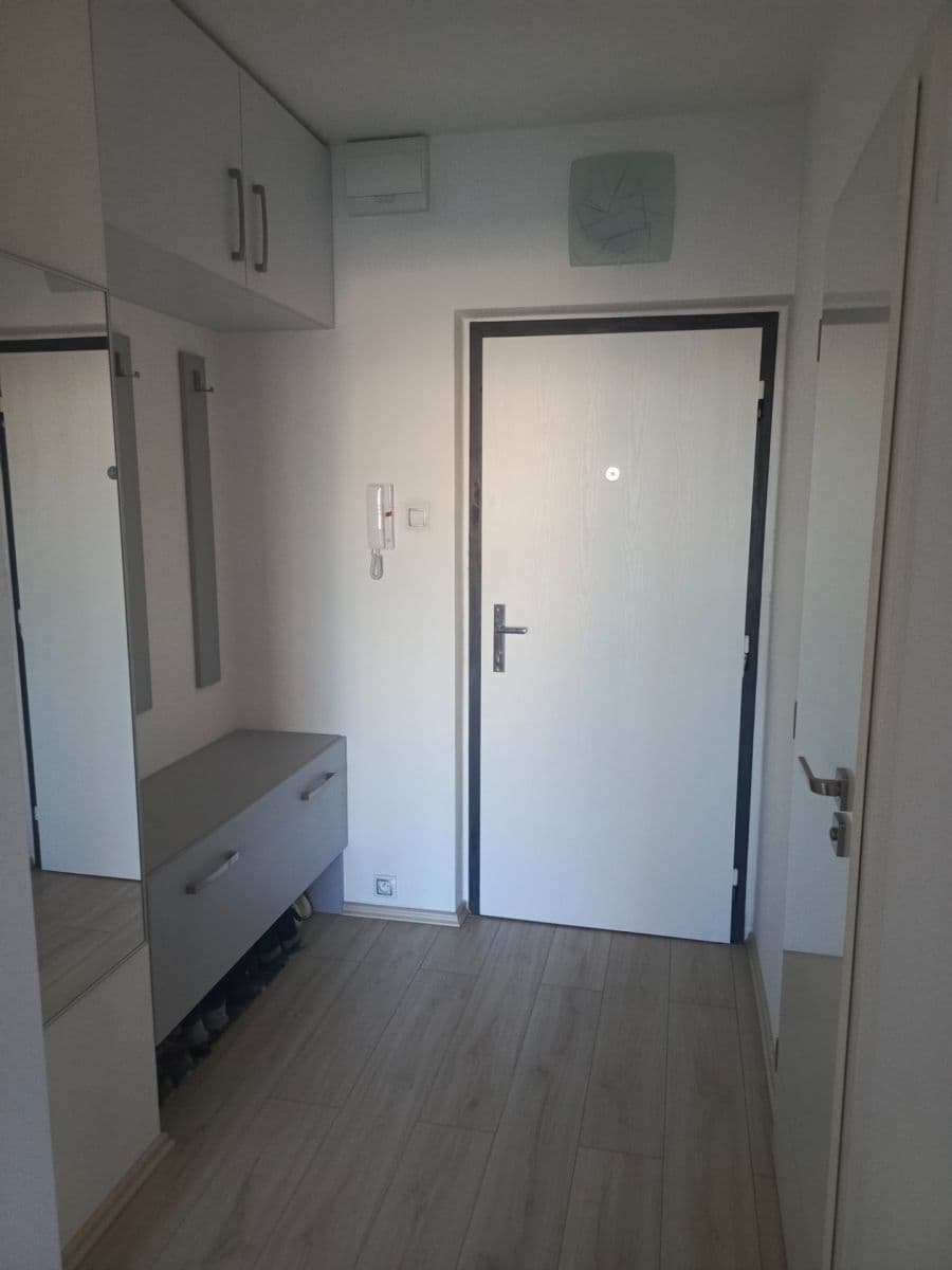 Prenájom bytu 2-izbový 40 m², Na Jarově, Praha, Praha Prenájom bytu 2-izbový 40 m², Na Jarově, Praha, Praha