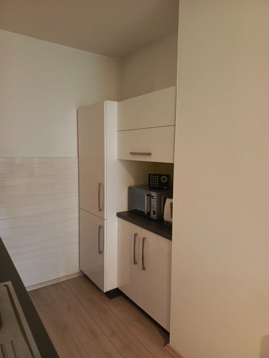 Prenájom bytu 2-izbový 40 m², Na Jarově, Praha, Praha Prenájom bytu 2-izbový 40 m², Na Jarově, Praha, Praha