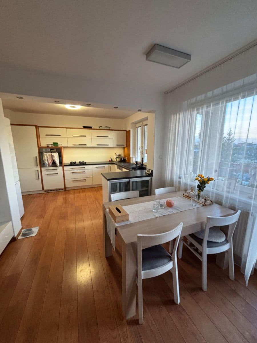 Predaj bytu 4-izbový 89 m², Tečovice, Zlínský kraj Predaj bytu 4-izbový 89 m², Tečovice, Zlínský kraj
