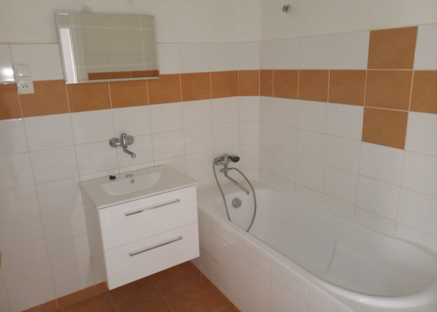 Prenájom bytu 2-izbový 49 m², Na Popluží, Ústí nad Labem, Ústecký kraj Prenájom bytu 2-izbový 49 m², Na Popluží, Ústí nad Labem, Ústecký kraj