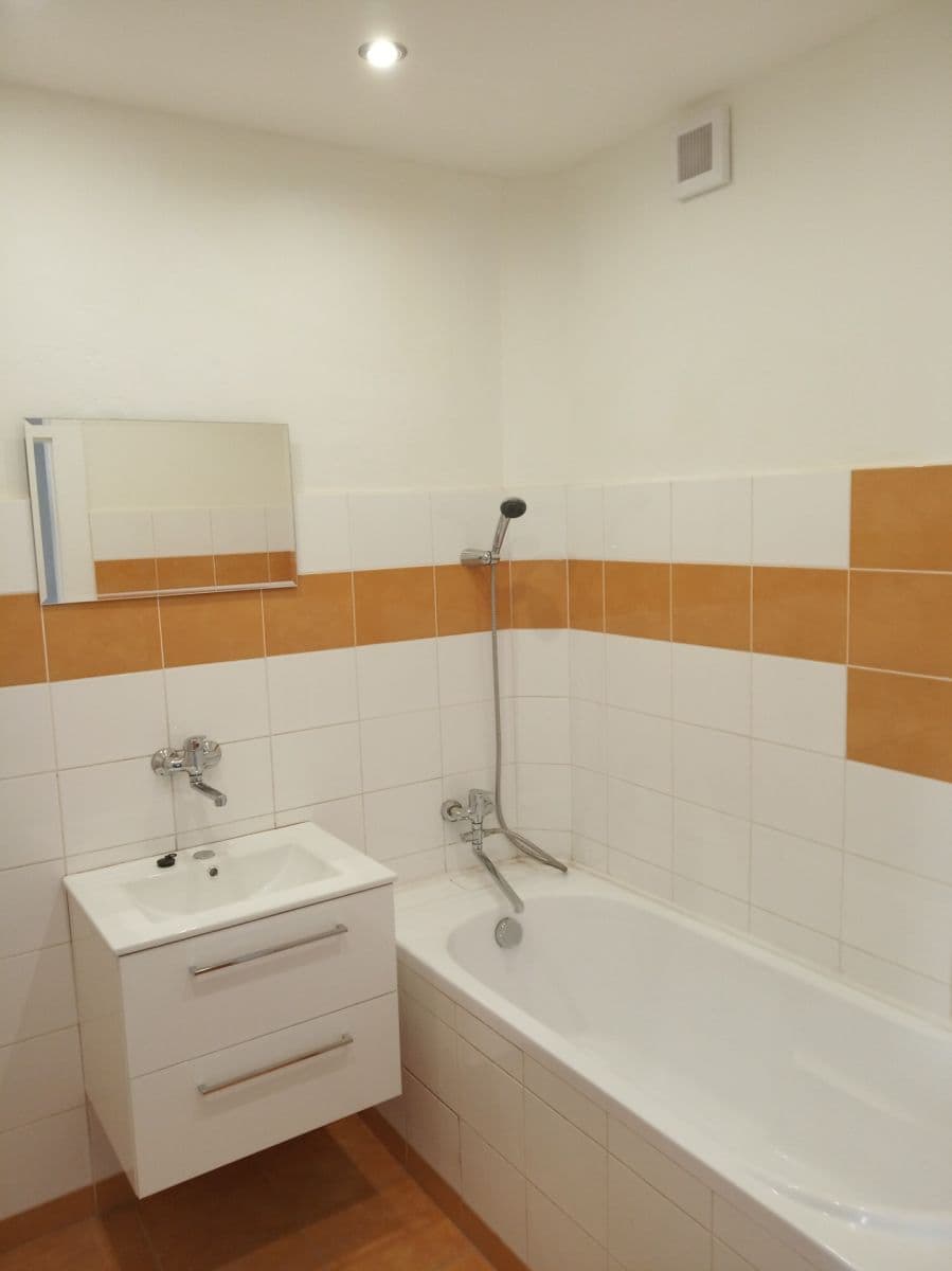 Prenájom bytu 2-izbový 49 m², Na Popluží, Ústí nad Labem, Ústecký kraj Prenájom bytu 2-izbový 49 m², Na Popluží, Ústí nad Labem, Ústecký kraj