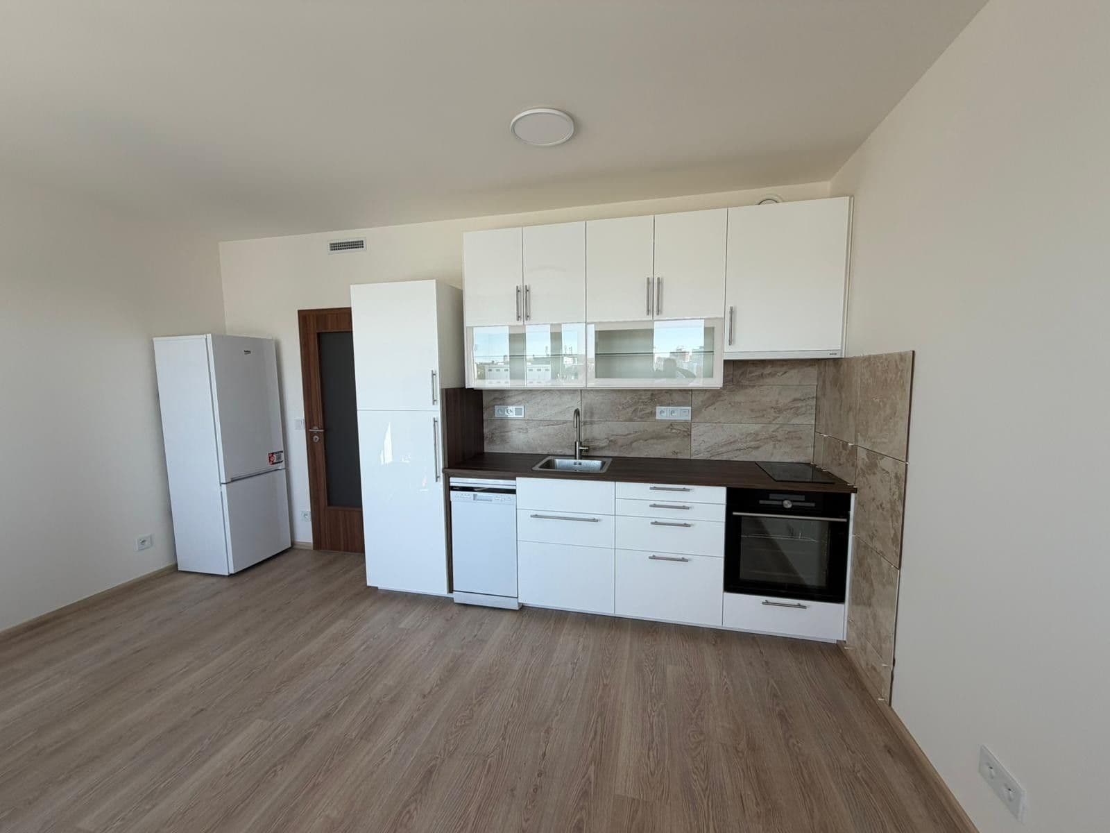 Prenájom bytu 1-izbový 30 m², U Továren, Praha, Praha Prenájom bytu 1-izbový 30 m², U Továren, Praha, Praha