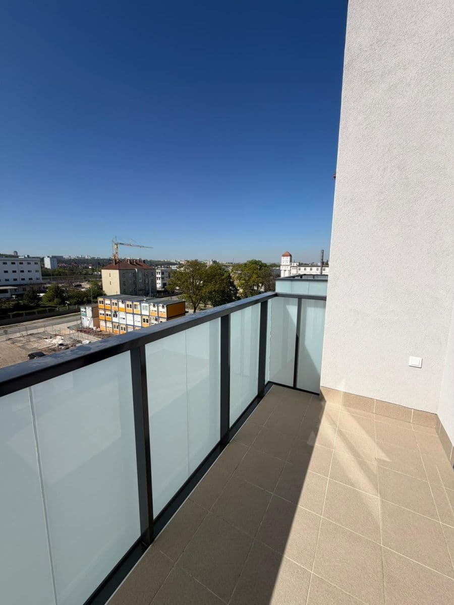 Prenájom bytu 1-izbový 30 m², U Továren, Praha, Praha Prenájom bytu 1-izbový 30 m², U Továren, Praha, Praha