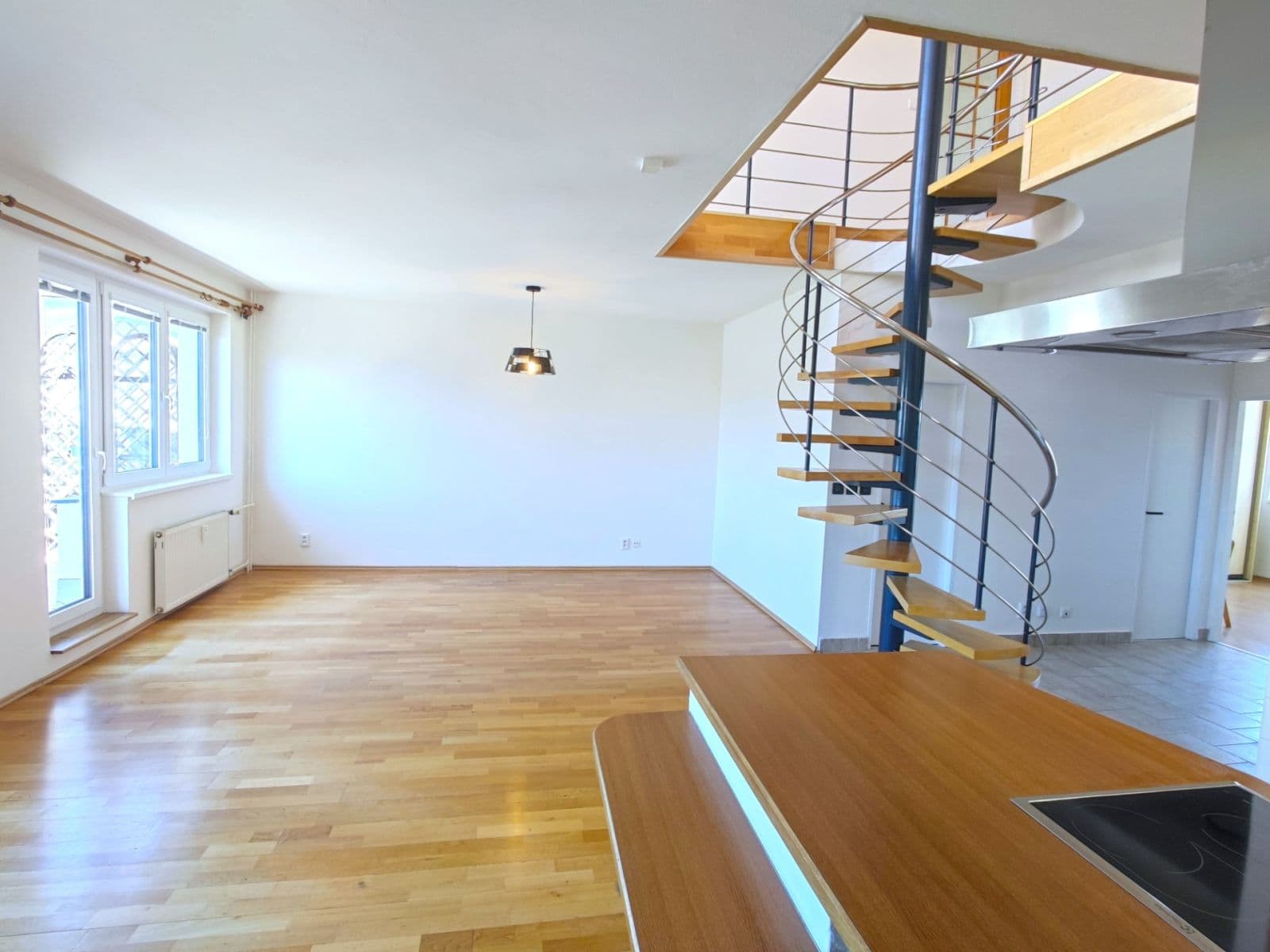Prenájom bytu 5-izbový 146 m², Sulova, Praha, Praha Prenájom bytu 5-izbový 146 m², Sulova, Praha, Praha