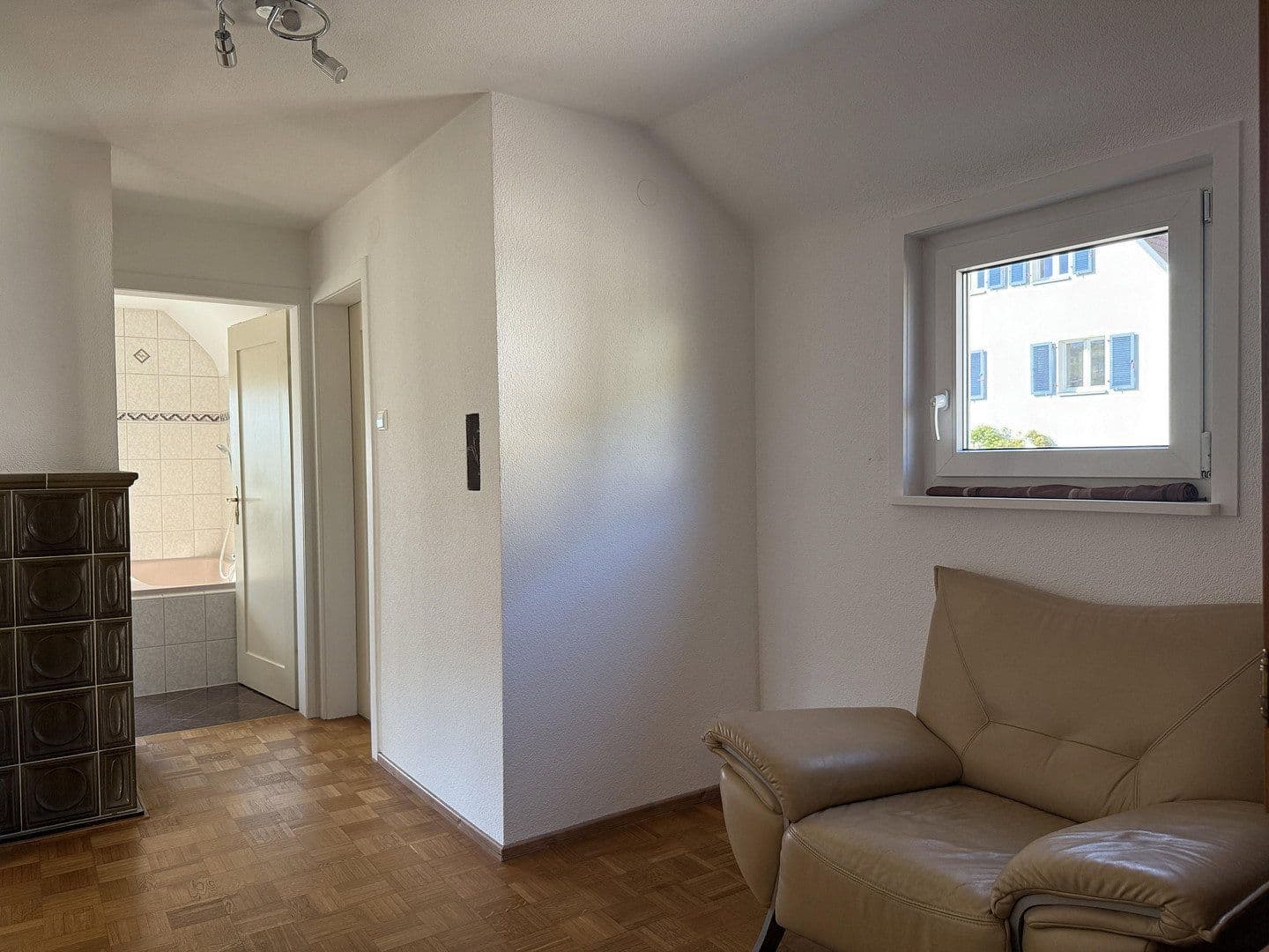 Predaj domu 130 m², pozemek 513 m², Ingelfingen, Bádensko-Wurttembersko Predaj domu 130 m², pozemek 513 m², Ingelfingen, Bádensko-Wurttembersko