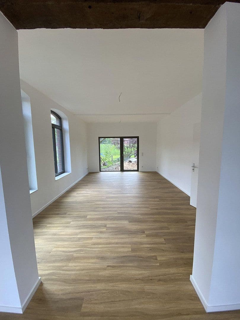 Prenájom bytu 3-izbový 128 m², Wennigsen (Deister), Dolné Sasko Prenájom bytu 3-izbový 128 m², Wennigsen (Deister), Dolné Sasko