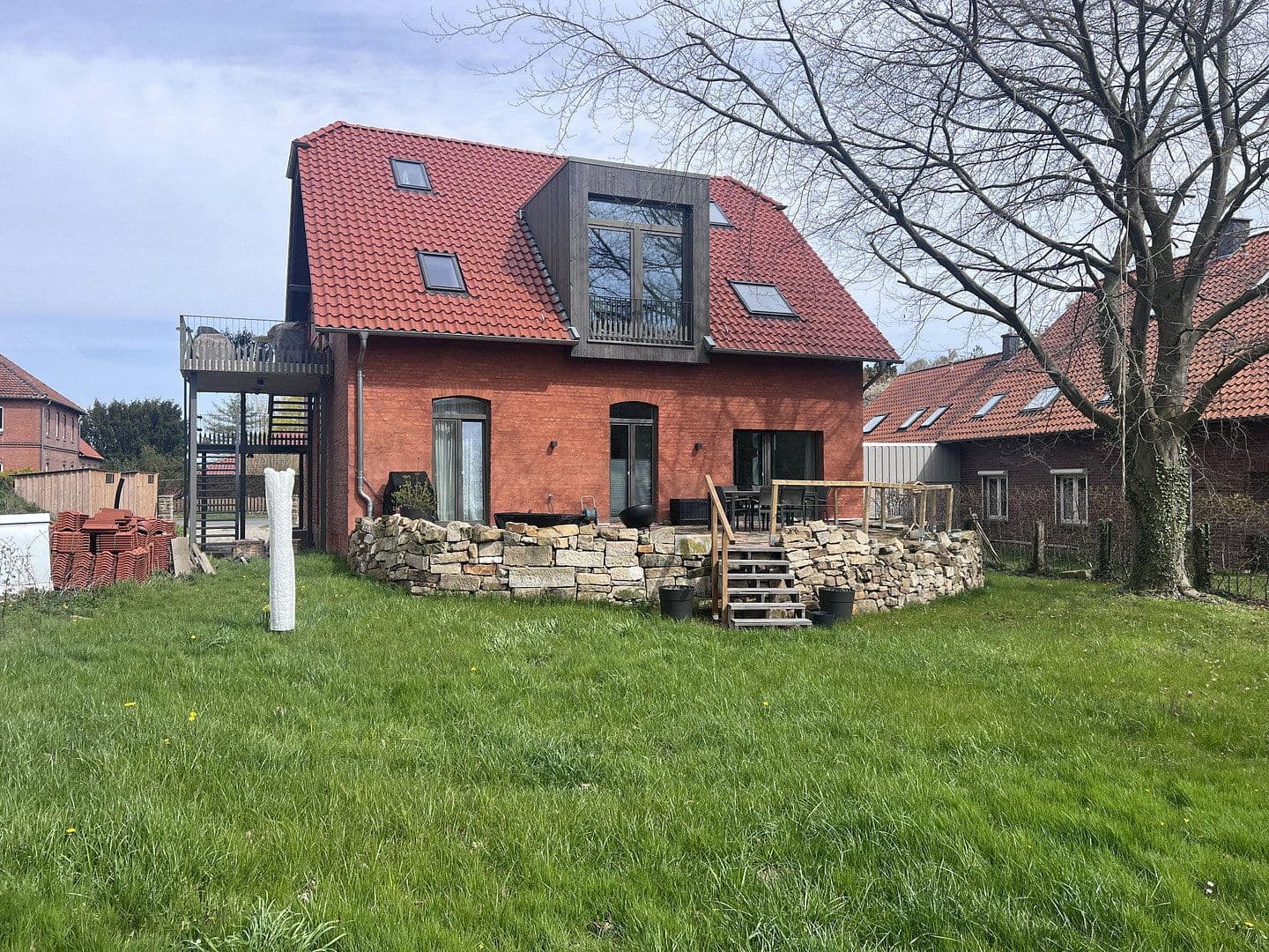 Prenájom bytu 3-izbový 128 m², Wennigsen (Deister), Dolné Sasko Prenájom bytu 3-izbový 128 m², Wennigsen (Deister), Dolné Sasko