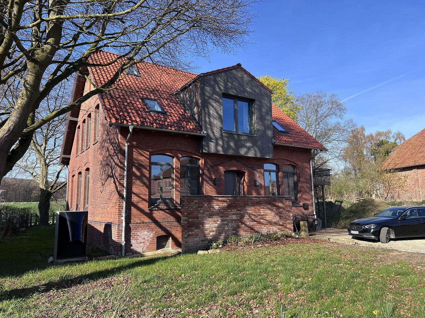 Prenájom bytu 3-izbový 128 m², Wennigsen (Deister), Dolné Sasko Prenájom bytu 3-izbový 128 m², Wennigsen (Deister), Dolné Sasko
