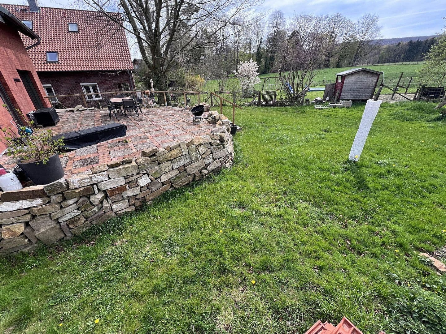 Prenájom bytu 3-izbový 128 m², Wennigsen (Deister), Dolné Sasko Prenájom bytu 3-izbový 128 m², Wennigsen (Deister), Dolné Sasko