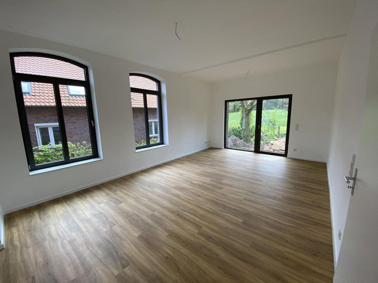 Prenájom bytu 3-izbový 128 m², Wennigsen (Deister), Dolné Sasko Prenájom bytu 3-izbový 128 m², Wennigsen (Deister), Dolné Sasko