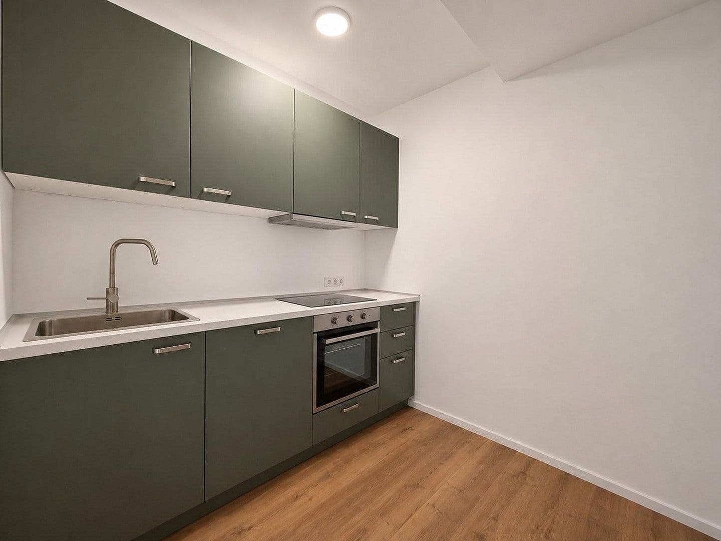 Prenájom bytu 2-izbový 60 m², Köln, Severné Porýnie - Westfálsko Prenájom bytu 2-izbový 60 m², Köln, Severné Porýnie - Westfálsko