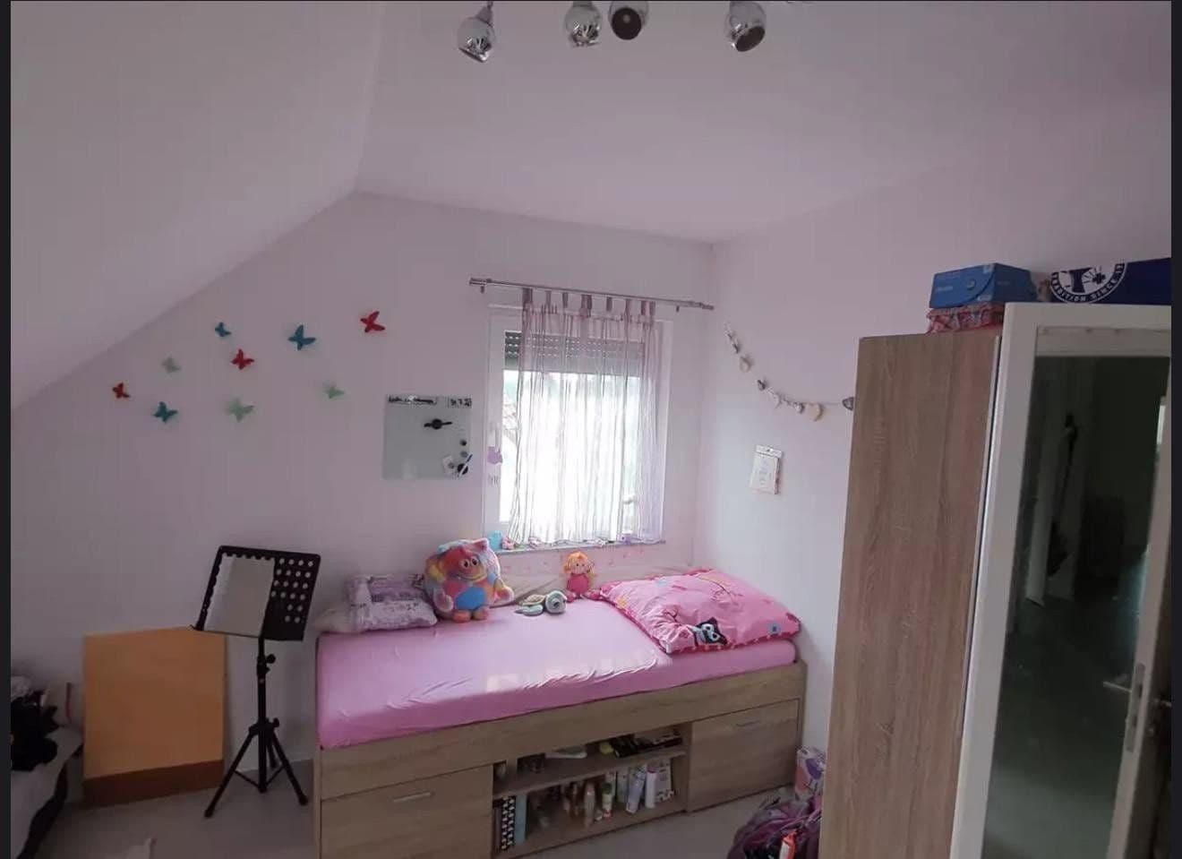 Prenájom bytu 4-izbový 125 m², Salzelmener Str.5/1, Bad Rappenau, Bádensko-Wurttembersko Prenájom bytu 4-izbový 125 m², Salzelmener Str.5/1, Bad Rappenau, Bádensko-Wurttembersko