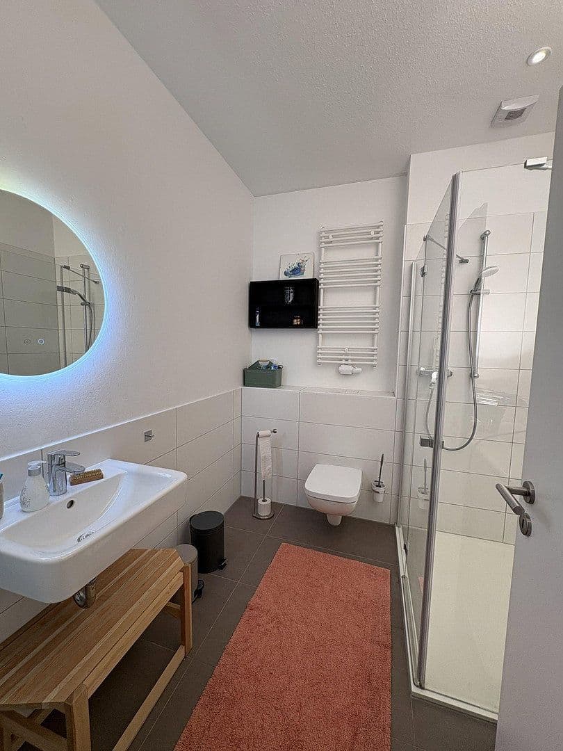 Predaj domu 145 m², pozemek 144 m², Helmut-Schmidt-Ring, Röthenbach an der Pegnitz, Bavorsko Predaj domu 145 m², pozemek 144 m², Helmut-Schmidt-Ring, Röthenbach an der Pegnitz, Bavorsko
