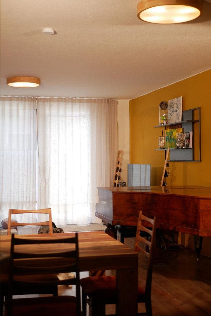 Predaj domu 145 m², pozemek 144 m², Helmut-Schmidt-Ring, Röthenbach an der Pegnitz, Bavorsko Predaj domu 145 m², pozemek 144 m², Helmut-Schmidt-Ring, Röthenbach an der Pegnitz, Bavorsko