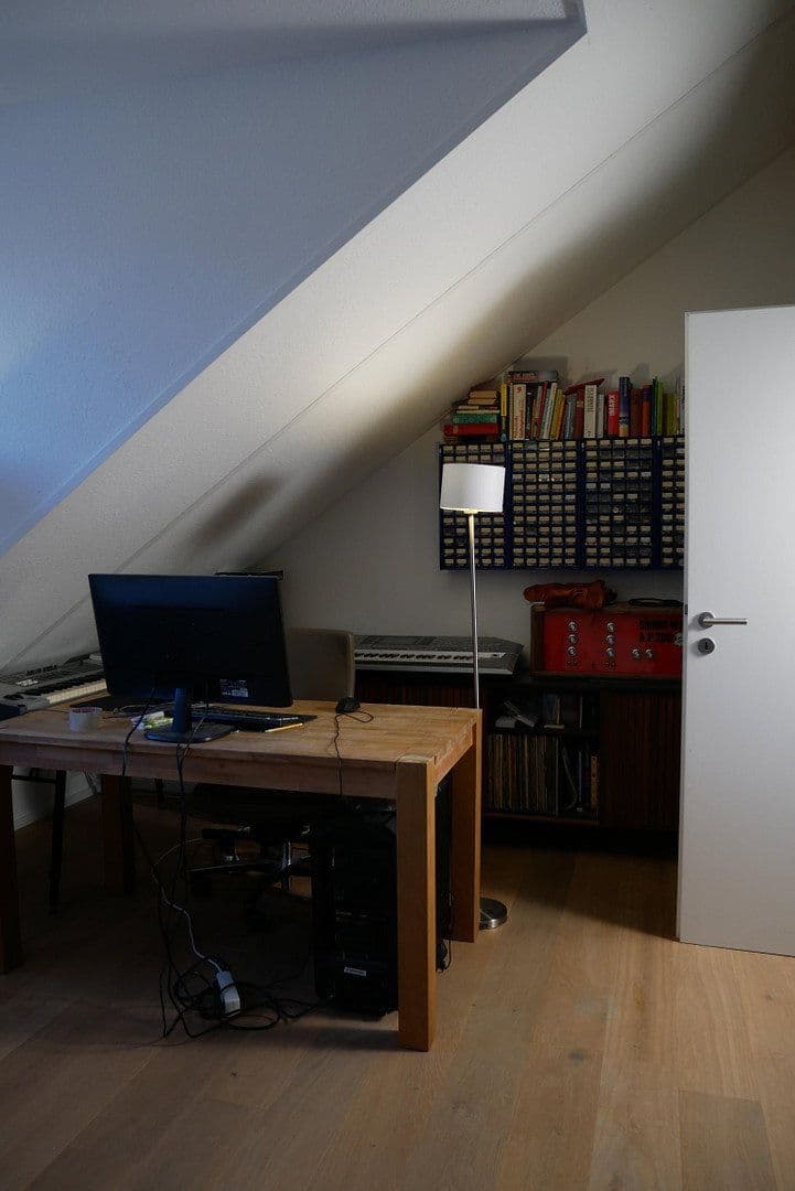 Predaj domu 145 m², pozemek 144 m², Helmut-Schmidt-Ring, Röthenbach an der Pegnitz, Bavorsko Predaj domu 145 m², pozemek 144 m², Helmut-Schmidt-Ring, Röthenbach an der Pegnitz, Bavorsko