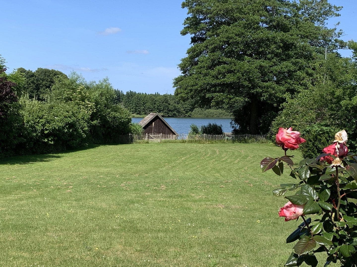 Predaj domu 186 m², pozemek 1.762 m², Bosau, Šlezvicko-Holštajnsko Predaj domu 186 m², pozemek 1.762 m², Bosau, Šlezvicko-Holštajnsko