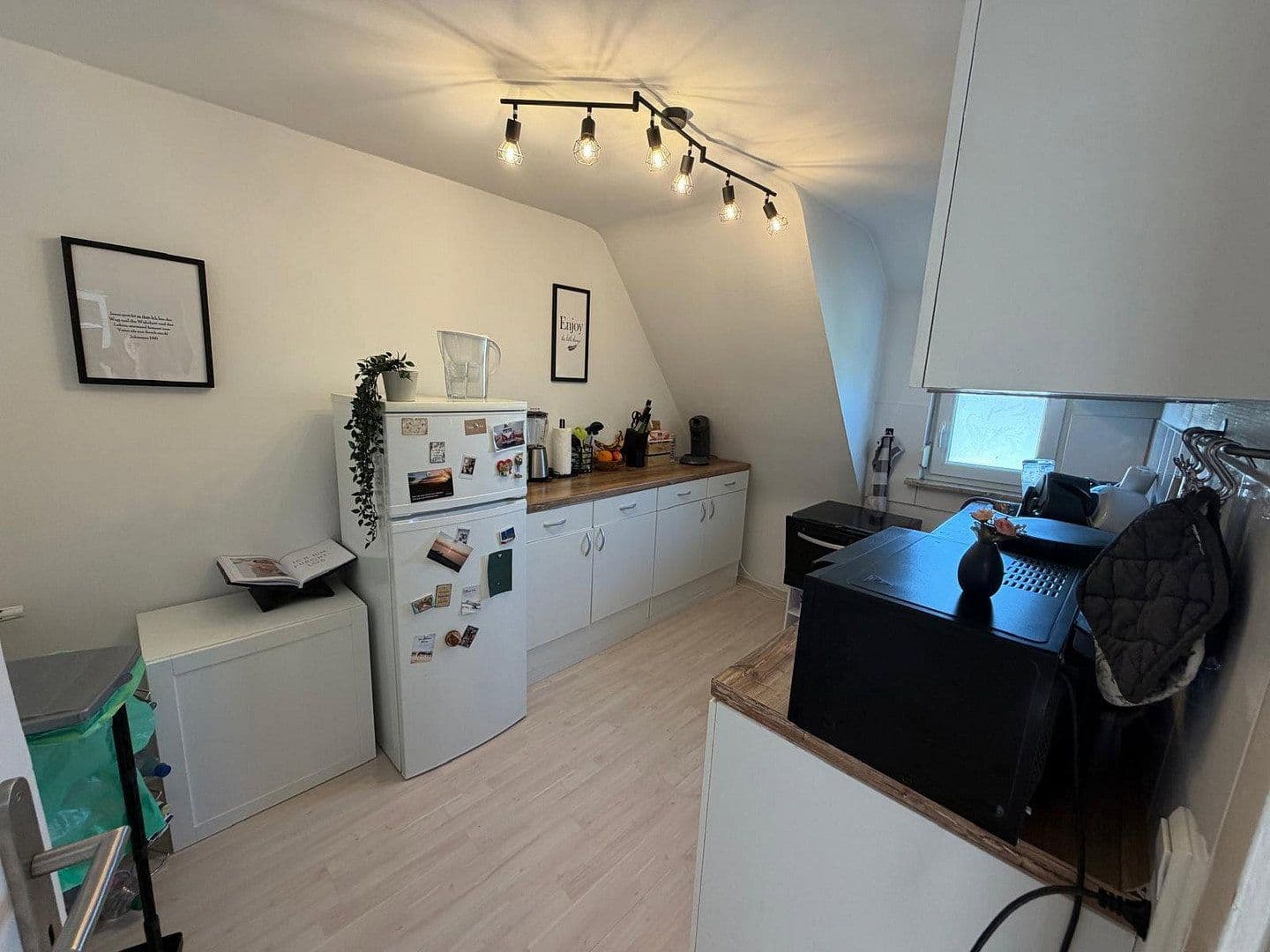 Prenájom bytu 2-izbový 65 m², Besigheim, Bádensko-Wurttembersko Prenájom bytu 2-izbový 65 m², Besigheim, Bádensko-Wurttembersko