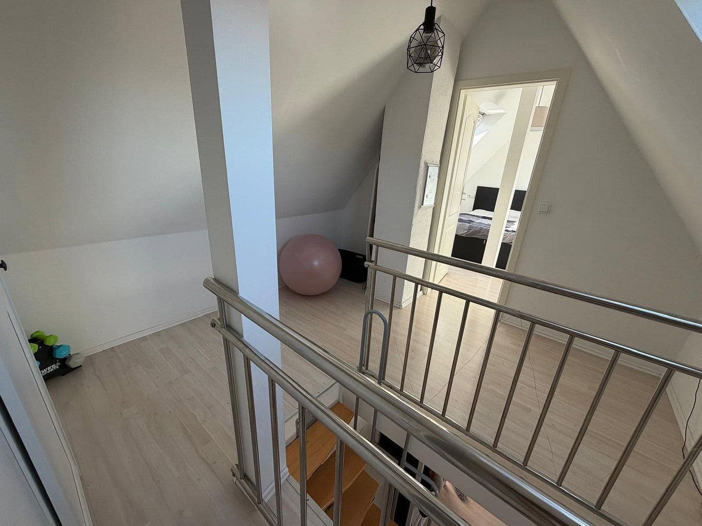 Prenájom bytu 2-izbový 65 m², Besigheim, Bádensko-Wurttembersko Prenájom bytu 2-izbový 65 m², Besigheim, Bádensko-Wurttembersko
