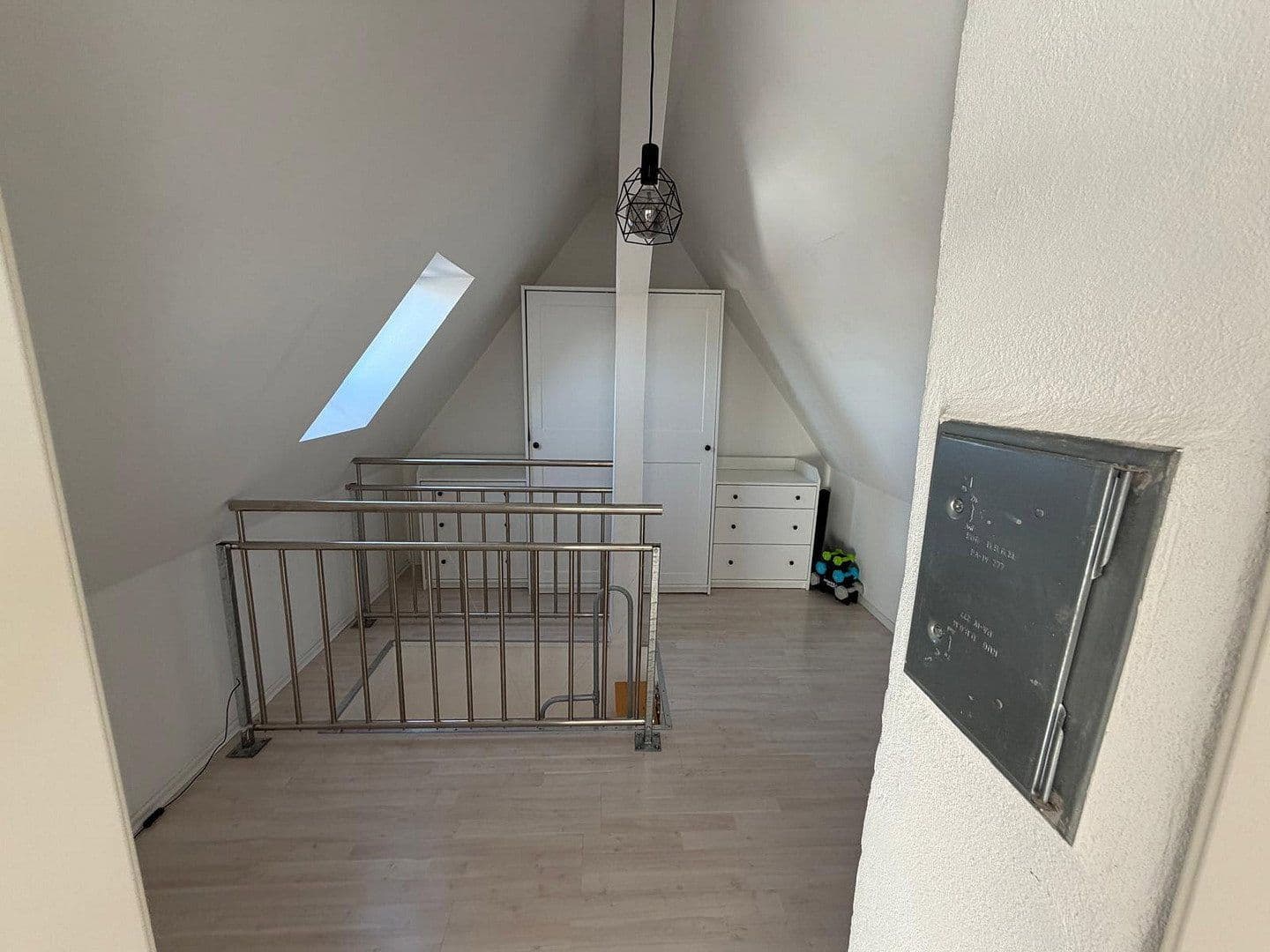 Prenájom bytu 2-izbový 65 m², Besigheim, Bádensko-Wurttembersko Prenájom bytu 2-izbový 65 m², Besigheim, Bádensko-Wurttembersko