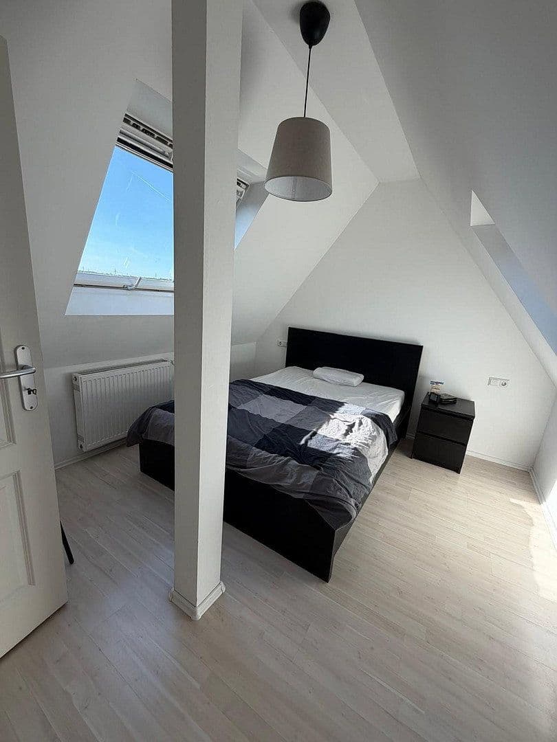 Prenájom bytu 2-izbový 65 m², Besigheim, Bádensko-Wurttembersko Prenájom bytu 2-izbový 65 m², Besigheim, Bádensko-Wurttembersko