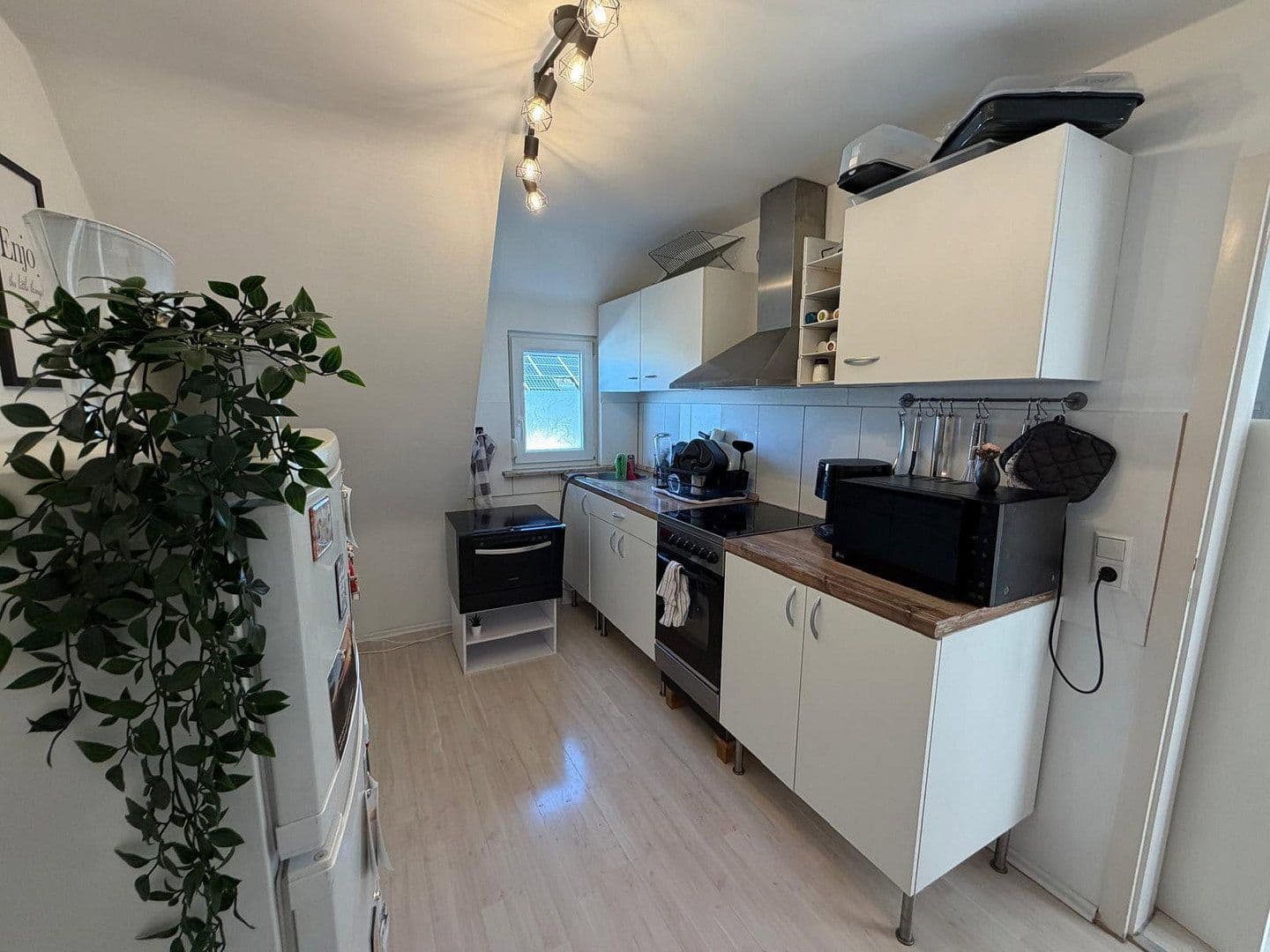 Prenájom bytu 2-izbový 65 m², Besigheim, Bádensko-Wurttembersko Prenájom bytu 2-izbový 65 m², Besigheim, Bádensko-Wurttembersko