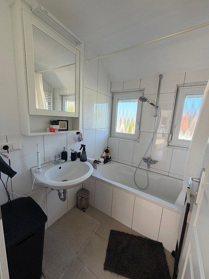 Prenájom bytu 2-izbový 65 m², Besigheim, Bádensko-Wurttembersko Prenájom bytu 2-izbový 65 m², Besigheim, Bádensko-Wurttembersko