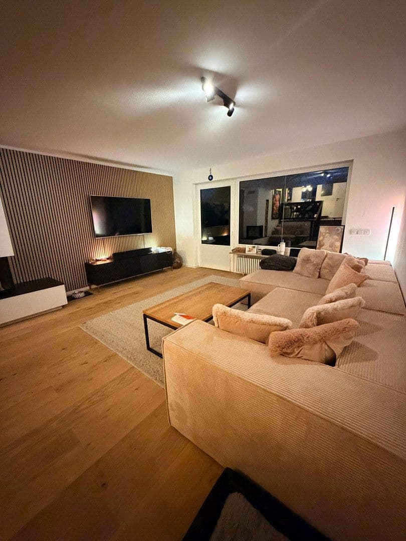 Predaj domu 130 m², pozemek 130 m², München, Bavorsko Predaj domu 130 m², pozemek 130 m², München, Bavorsko