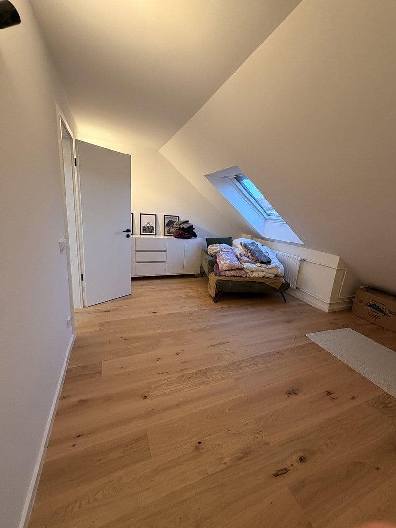 Predaj domu 130 m², pozemek 130 m², München, Bavorsko Predaj domu 130 m², pozemek 130 m², München, Bavorsko