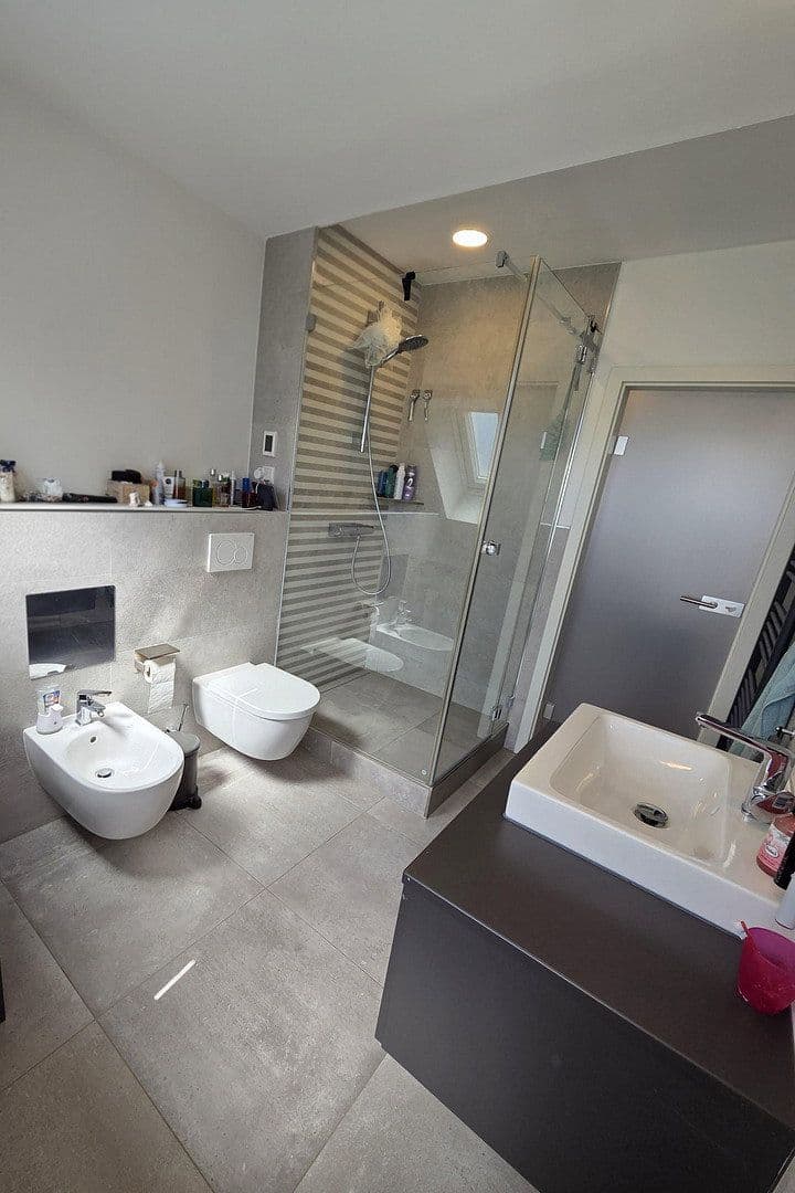 Predaj bytu 3-izbový 99 m², Tangermünder Weg 18, Berlin, Berlín Predaj bytu 3-izbový 99 m², Tangermünder Weg 18, Berlin, Berlín