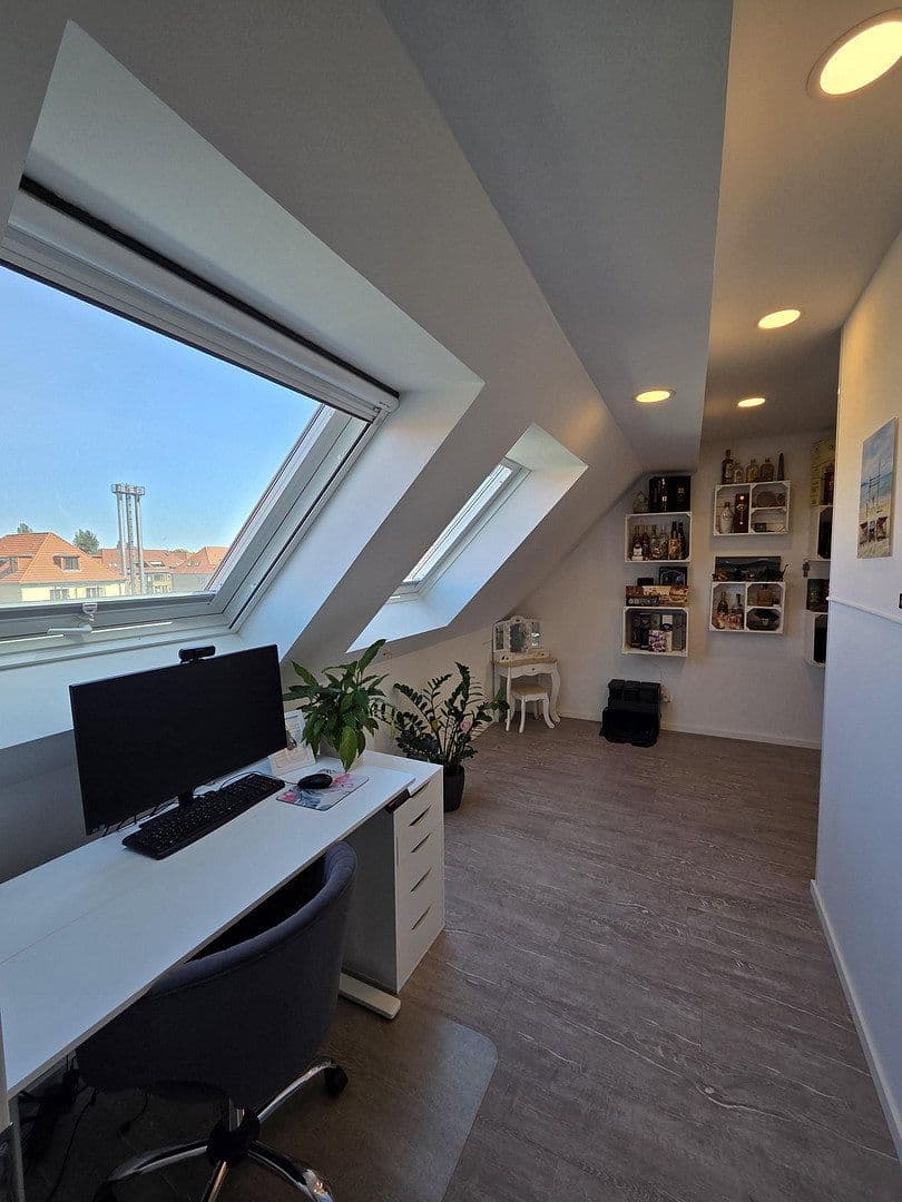 Predaj bytu 3-izbový 99 m², Tangermünder Weg 18, Berlin, Berlín Predaj bytu 3-izbový 99 m², Tangermünder Weg 18, Berlin, Berlín